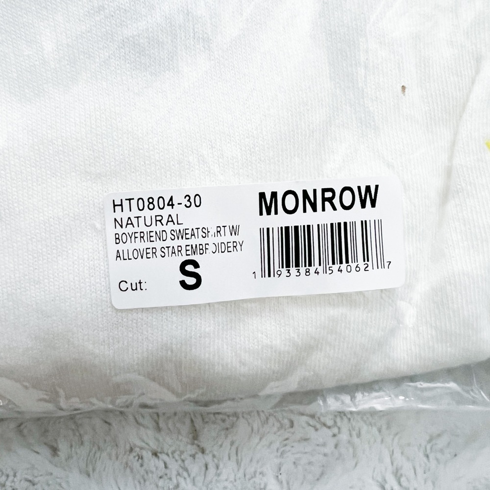 NWT- MONROW Boyfriend Sweatshirt with Allover Embroidered Star Print in Natural - Picture 5 of 11